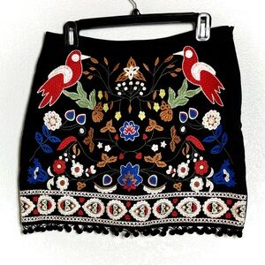 Kindle Black Embroidered Mini Skirt – Size Large